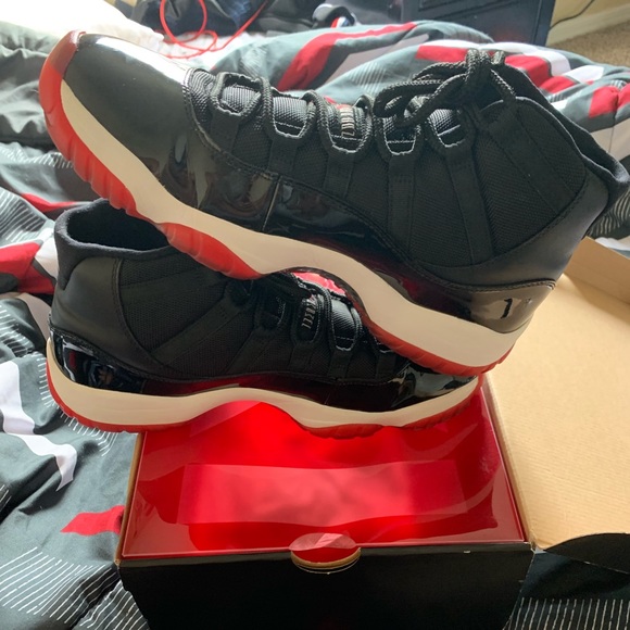 Bred 11s - Picture 4 of 6